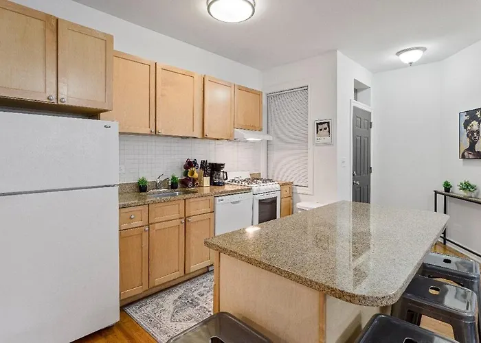 Modern 3br Retreat Hyde Park Comfort & Style * Chicago